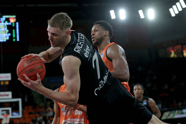 这一战略举 这一战略举